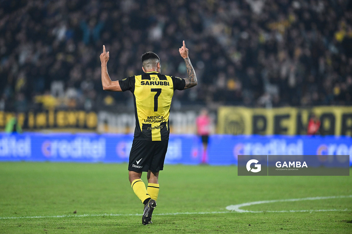 Javier Cabrera, de Peñarol. Torneo Intermedio. Estadio Campeón del Siglo.