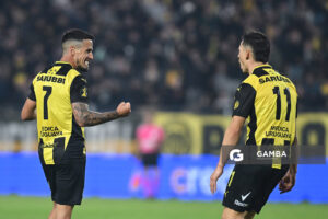Javier Cabrera, de Peñarol. Torneo Intermedio. Estadio Campeón del Siglo.