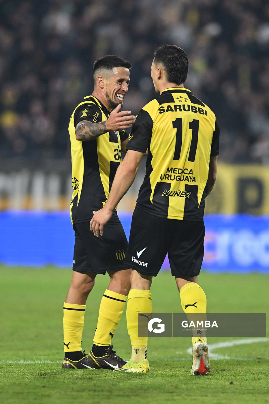 Javier Cabrera, de Peñarol. Torneo Intermedio. Estadio Campeón del Siglo.
