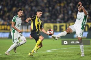 Ángel Cayetano, de Plaza Colonia. Torneo Intermedio. Estadio Campeón del Siglo.