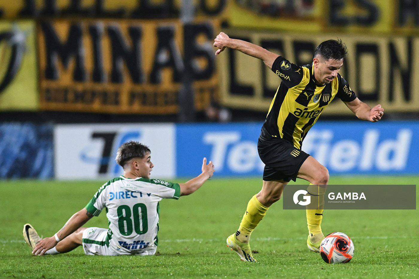 Maximiliano Silvera, de Peñarol. Torneo Intermedio. Estadio Campeón del Siglo.