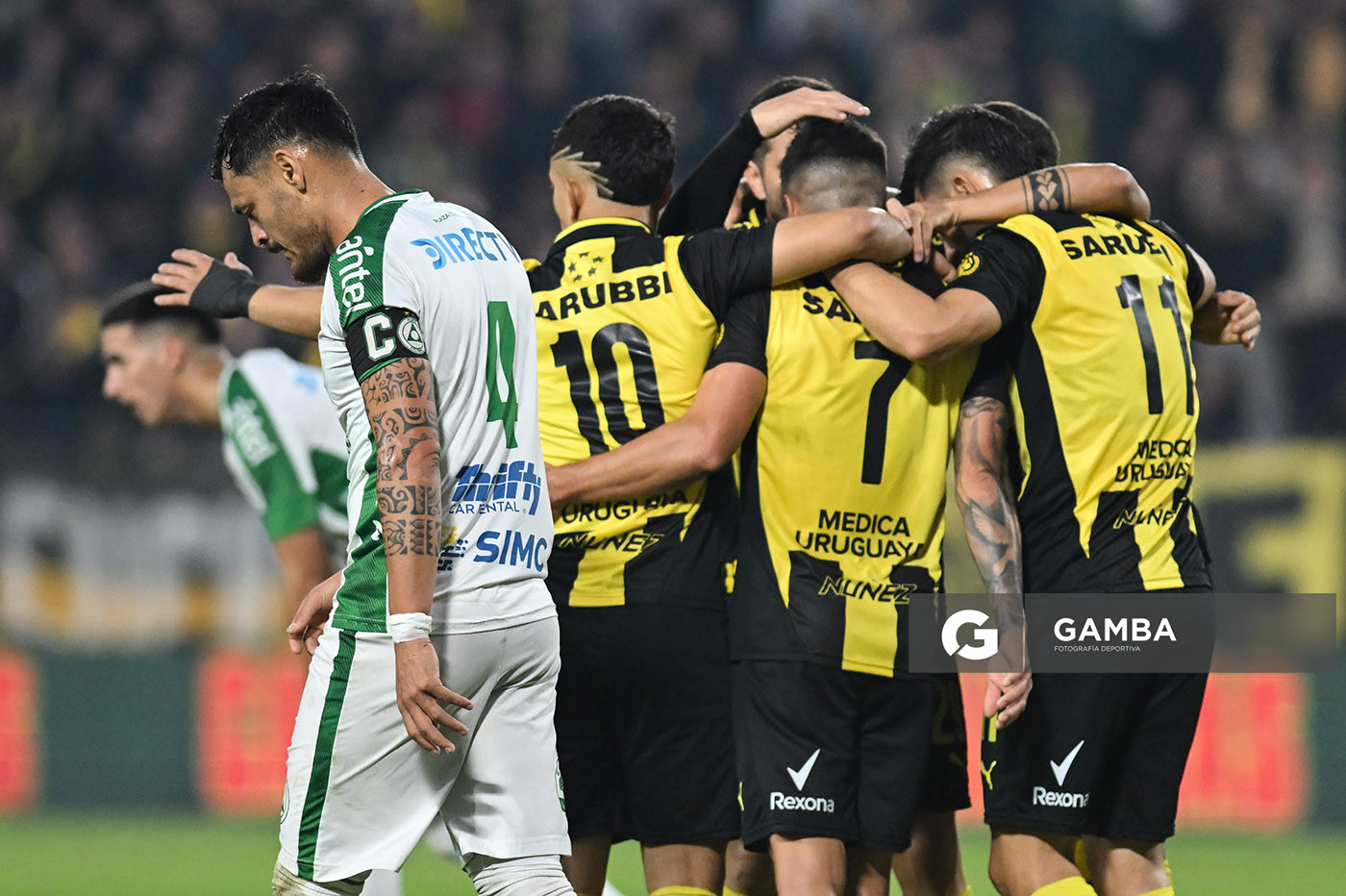 Javier Cabrera, de Peñarol. Torneo Intermedio. Estadio Campeón del Siglo.