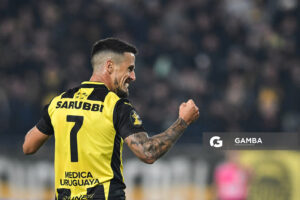 Javier Cabrera, de Peñarol. Torneo Intermedio. Estadio Campeón del Siglo.