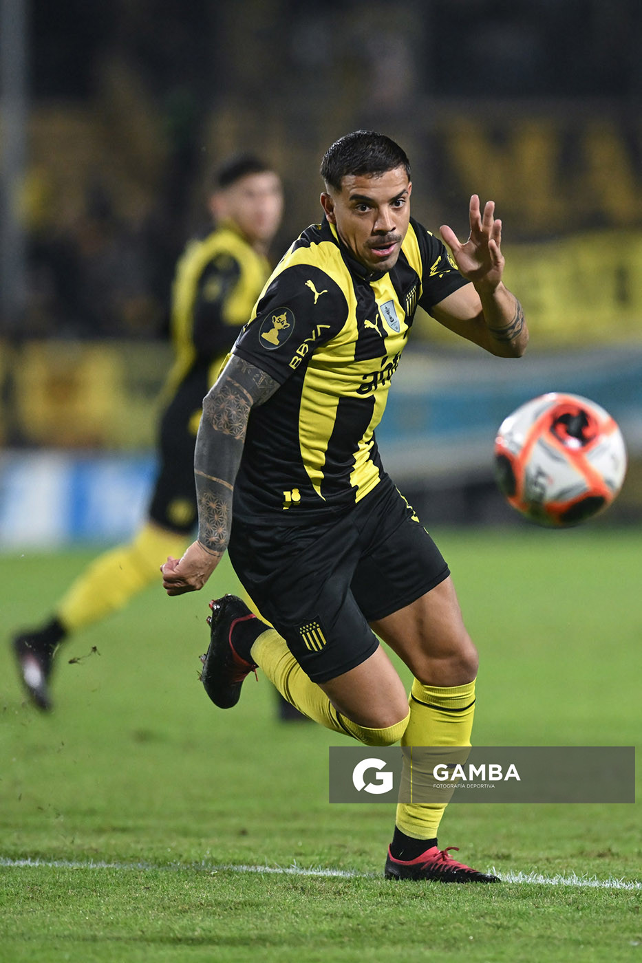 David Terans, de Peñarol. Torneo Intermedio. Estadio Campeón del Siglo.