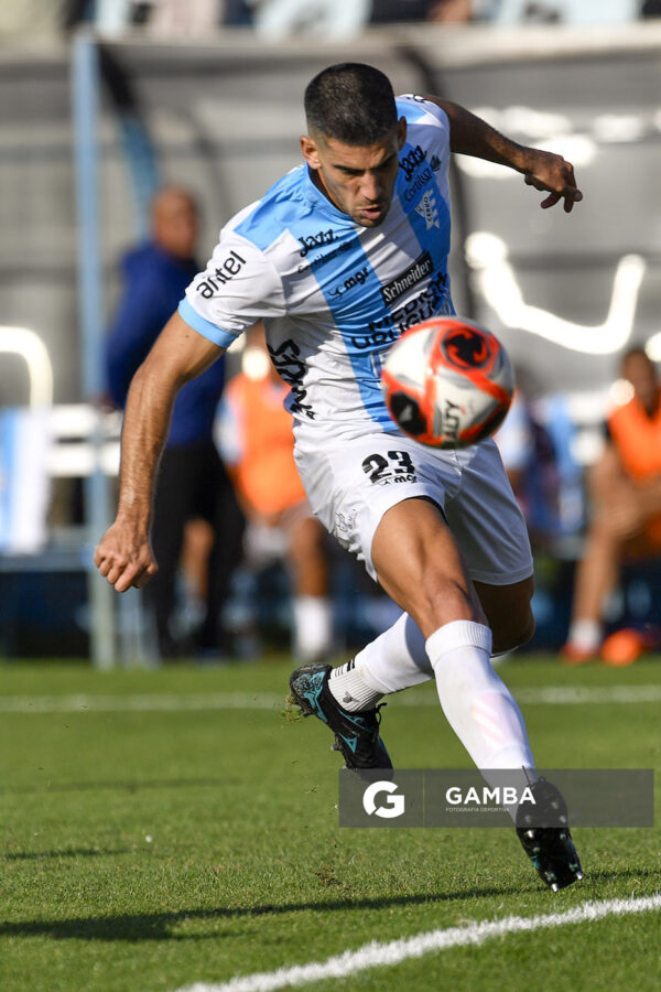 Emilio Crespo, de Cerro. Torneo Intermedio. Estadio Belvedere.