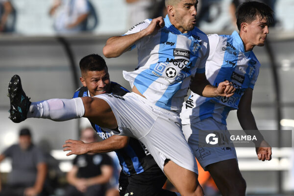 Hugo Quintana, de Liverpool. Torneo Intermedio. Estadio Belvedere.