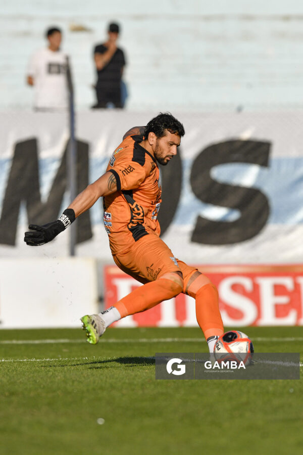 Mathías Cubero, golero de Cerro. Torneo Intermedio. Estadio Belvedere.