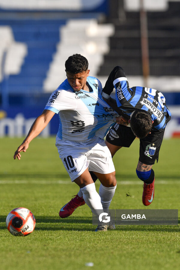 Enrique Almeida, de Cerro. Torneo Intermedio. Estadio Belvedere.
