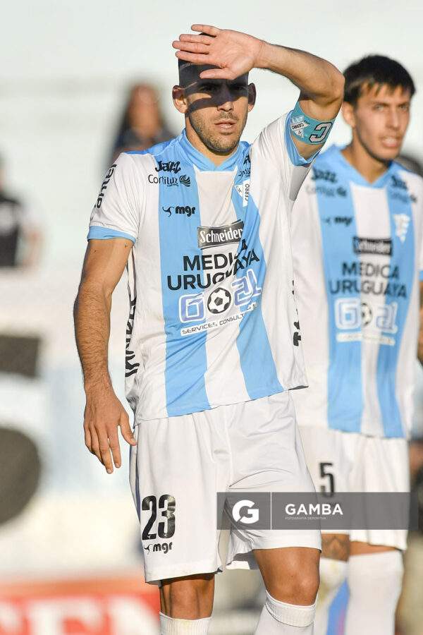 Emilio Crespo, de Cerro. Torneo Intermedio. Estadio Belvedere.