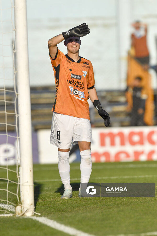 Agustín Miranda, de Cerro. Torneo Intermedio. Estadio Belvedere.