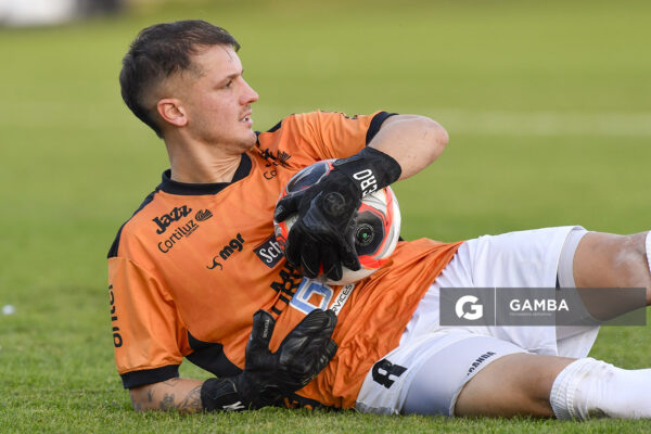 Agustín Miranda, de Cerro. Torneo Intermedio. Estadio Belvedere.