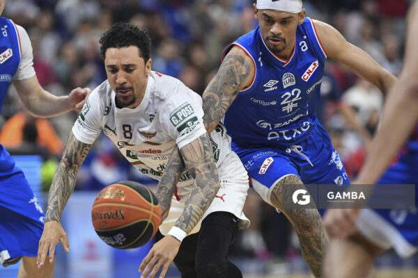 Donald Sims, de Aguada. Liga Uruguaya de Básquetbol. Antel Arena.