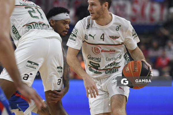 Santiago Vidal, de Aguada. Liga Uruguaya de Básquetbol. Antel Arena.