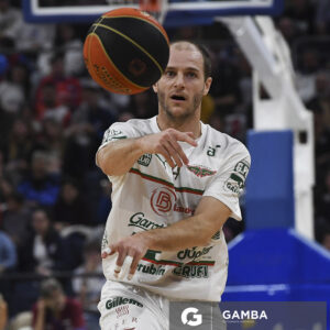 Santiago Vidal, de Aguada. Liga Uruguaya de Básquetbol. Antel Arena.