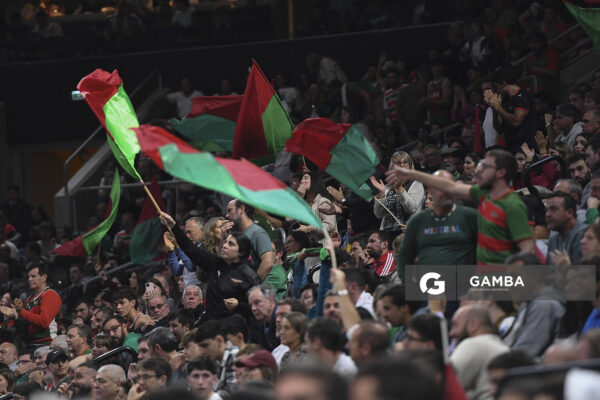 Hinchas de Aguada. Liga Uruguaya de Básquetbol. Antel Arena.