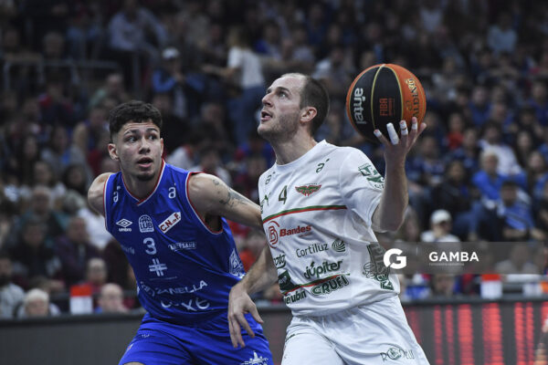Santiago Vidal, de Aguada. Liga Uruguaya de Básquetbol. Antel Arena.