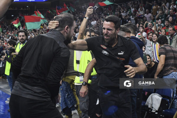 Germán Cortizas, director técnico de Aguada. Liga Uruguaya de Básquetbol. Antel Arena.