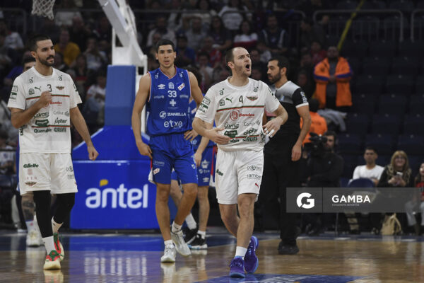 Santiago Vidal, de Aguada. Liga Uruguaya de Básquetbol. Antel Arena.