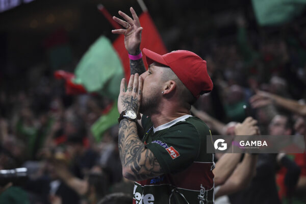 Hinchas de Aguada. Liga Uruguaya de Básquetbol. Antel Arena.