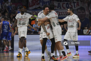 Donald Sims, de Aguada. Liga Uruguaya de Básquetbol. Antel Arena.
