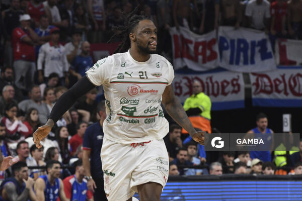 Frank Hassell, de Aguada. Liga Uruguaya de Básquetbol. Antel Arena.