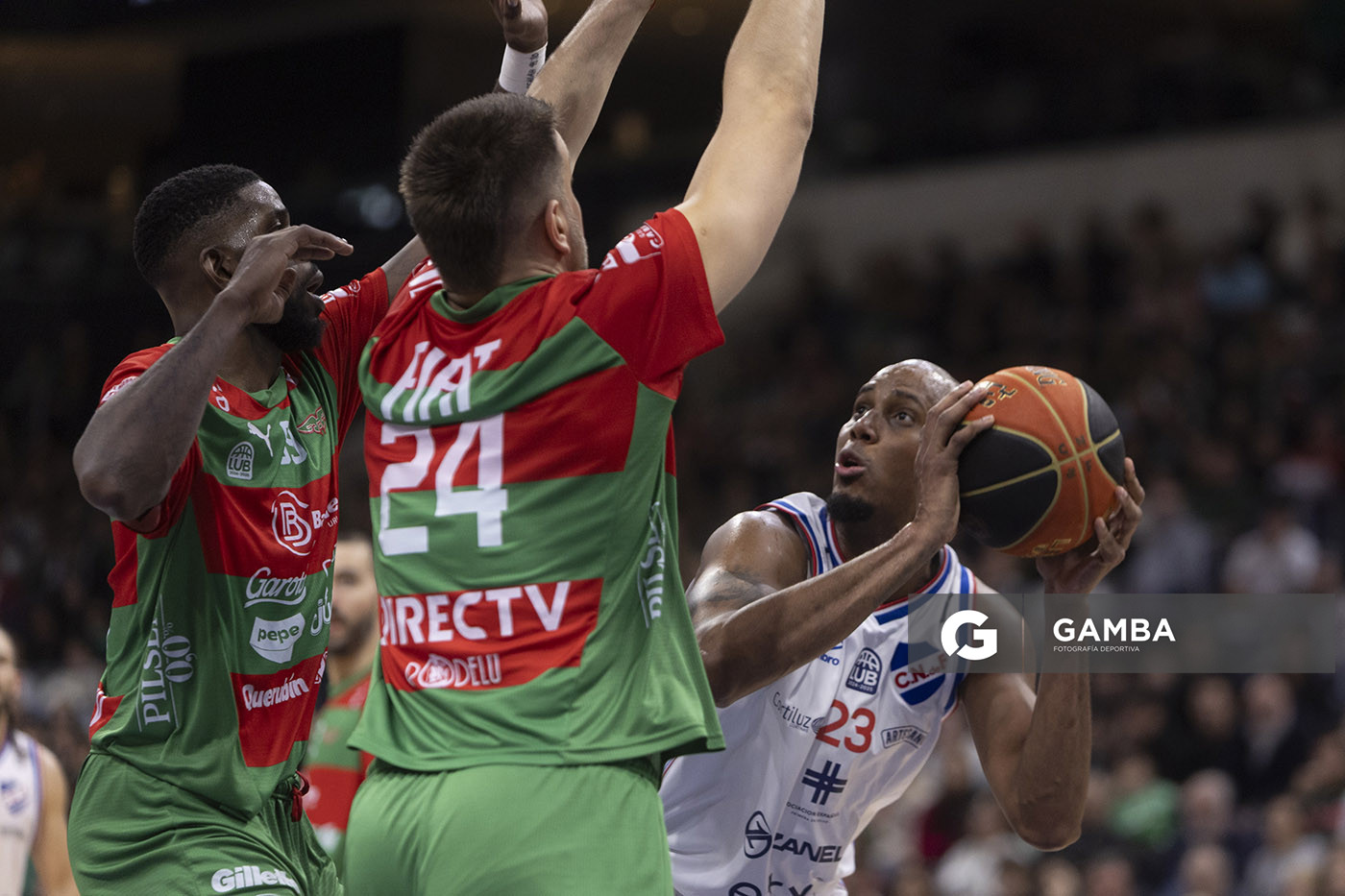 Ernesto Oglivie, de Nacional. Liga Uruguaya de Básquetbol. Antel Arena.