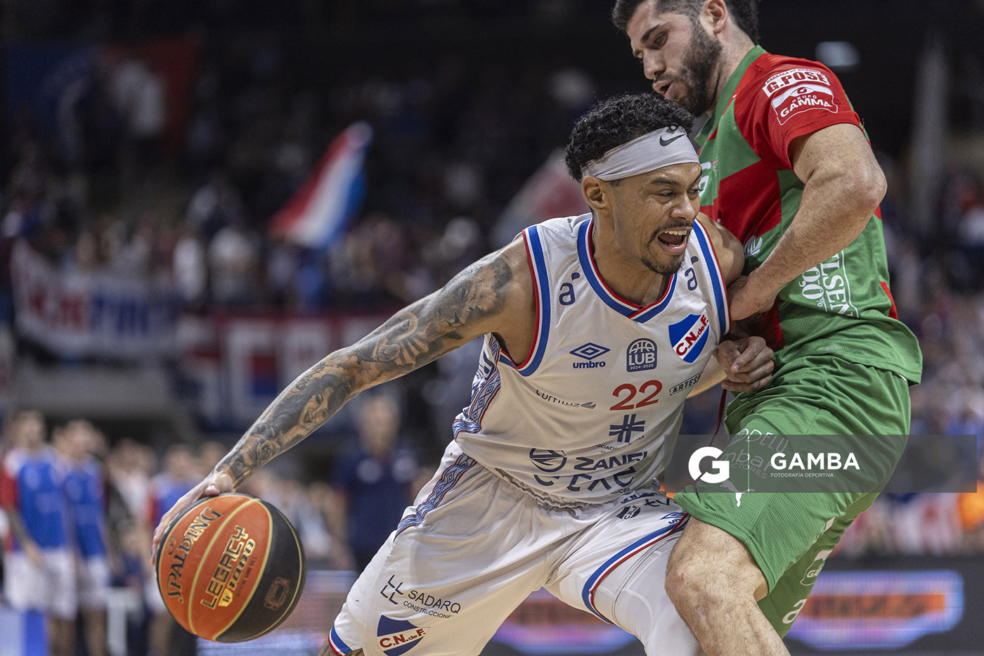 Michael Smith, de Nacional. Liga Uruguaya de Básquetbol. Antel Arena.