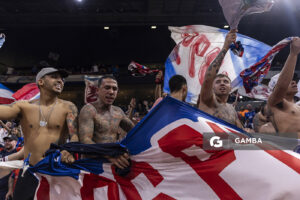 Hinchas de Nacional. Liga Uruguaya de Básquetbol. Antel Arena.