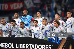 Jugadores titulares de Nacional. Copa Conmebol Libertadores. Estadio Gran Parque Central.