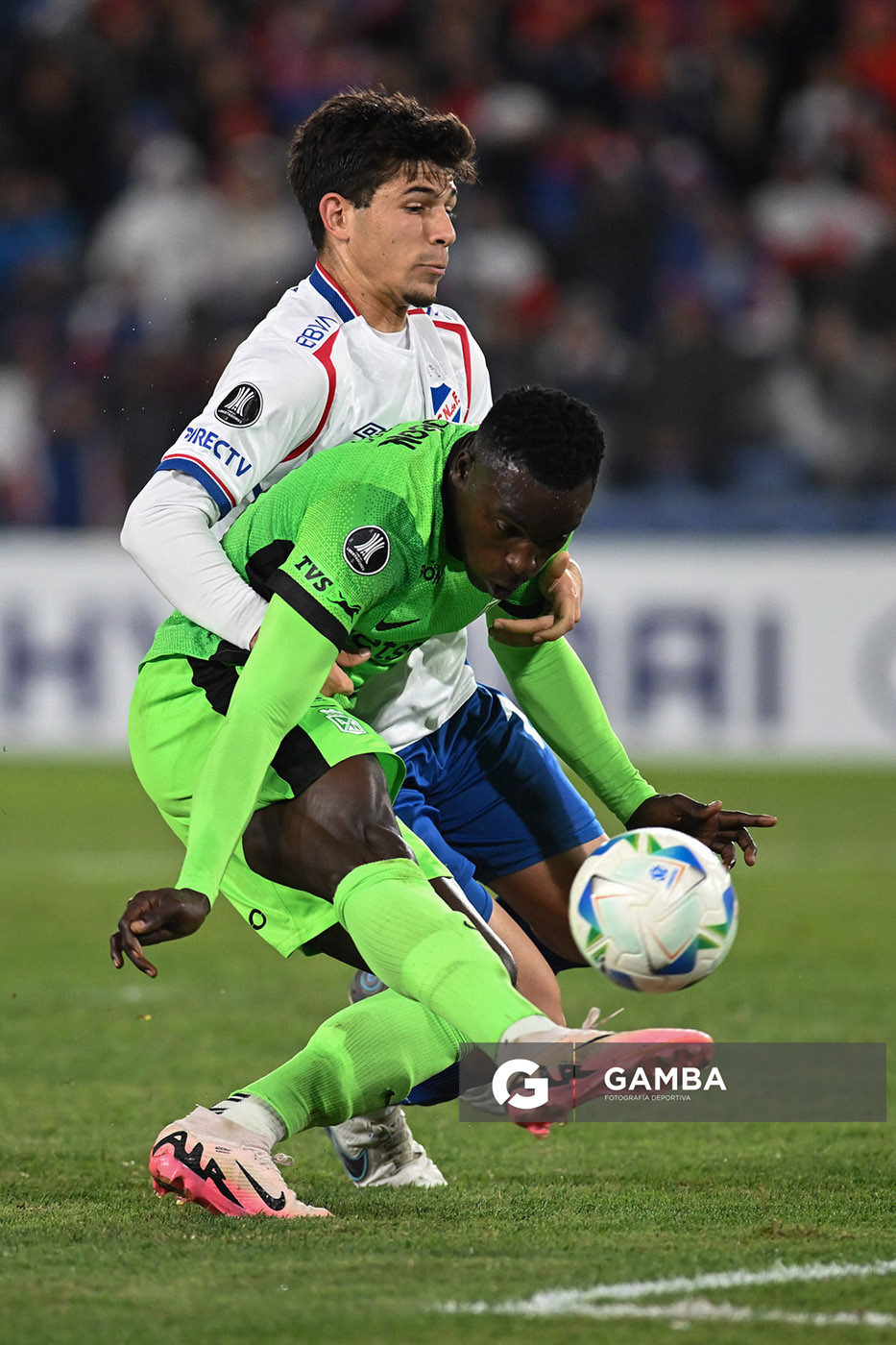 Kevin Viveros, de Atlético Nacional. Copa Conmebol Libertadores. Estadio Gran Parque Central.