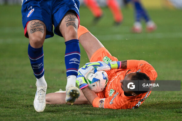 David Ospina, golero de Atlético Nacional. Copa Conmebol Libertadores. Estadio Gran Parque Central.