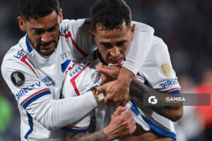 Christian Oliva, de Nacional. Copa Conmebol Libertadores. Estadio Gran Parque Central.