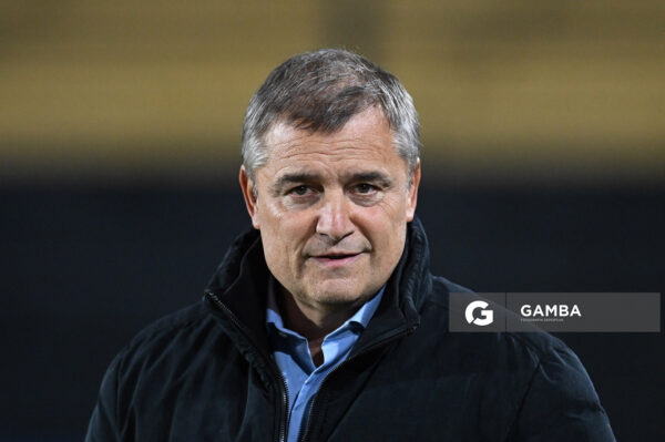 Diego Aguirre, director técnico de Peñarol. Copa Conmebol Libertadores. Estadio Campeón del Siglo.