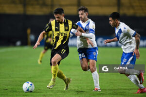 Maximiliano Silvera, de Peñarol. Copa Conmebol Libertadores. Estadio Campeón del Siglo.