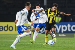Damián Suárez, de Peñarol. Copa Conmebol Libertadores. Estadio Campeón del Siglo.