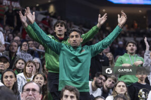 Hinchas de Aguada. Liga Uruguaya de Básquetbol. Antel Arena.