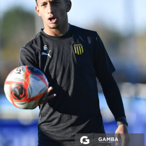 Stiven Muhlethaler, de Peñarol. Torneo Intermedio. Estadio Antonio Ubilla.