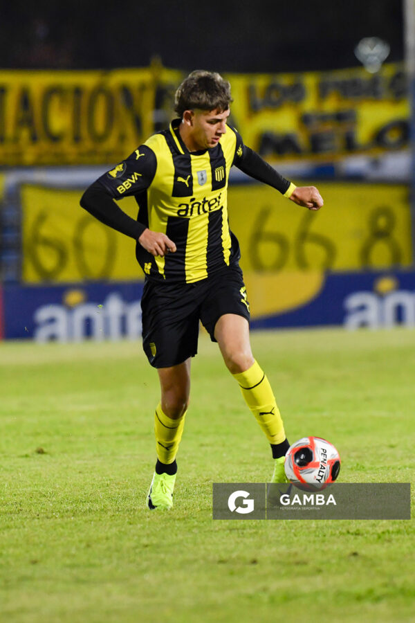 Torneo Intermedio. Estadio Antonio Ubilla.