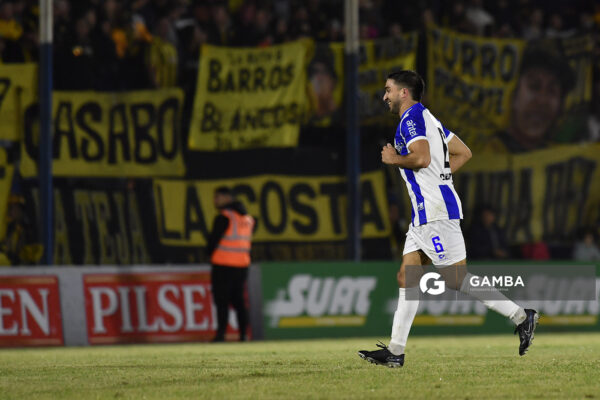 Torneo Intermedio. Estadio Antonio Ubilla.