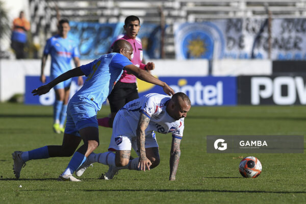 Nicolás López, de Nacional. Torneo Intermedio. Estadio Parque Alfredo V. Viera.