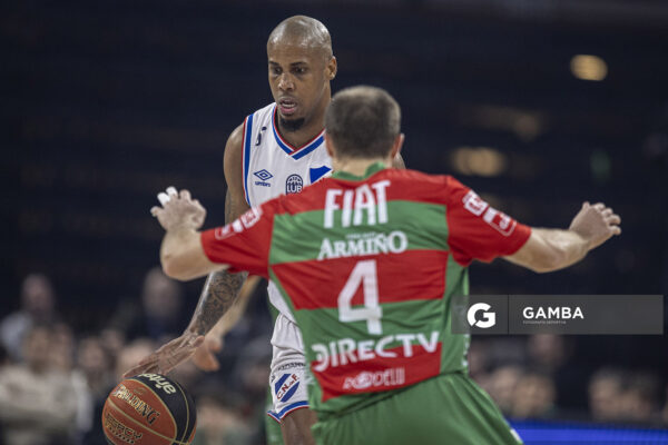Ernesto Oglivie, de Nacional. Liga Uruguaya de Básquetbol. Antel Arena.