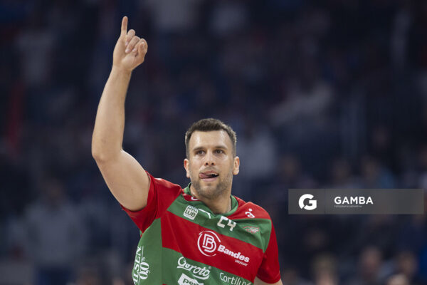 Agustín Zuvich, de Aguada. Liga Uruguaya de Básquetbol. Antel Arena.