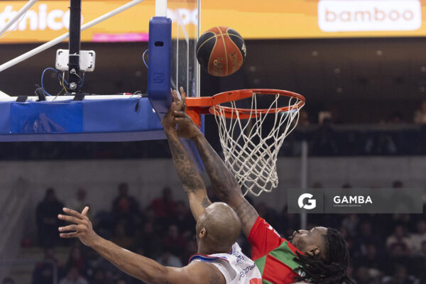 Ernesto Oglivie, de Nacional. Liga Uruguaya de Básquetbol. Antel Arena.