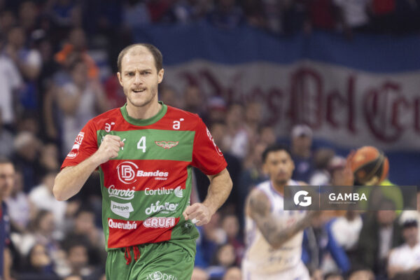 Santiago Vidal, de Aguada. Liga Uruguaya de Básquetbol. Antel Arena.