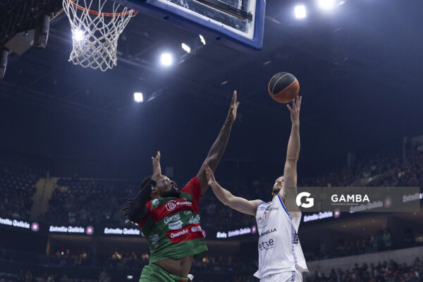 Gastón Semiglia, de Nacional. Liga Uruguaya de Básquetbol. Antel Arena.