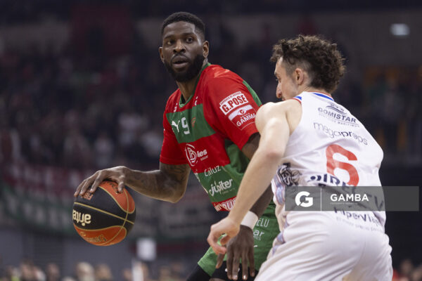 Jamil Wilson, de Aguada. Liga Uruguaya de Básquetbol. Antel Arena.