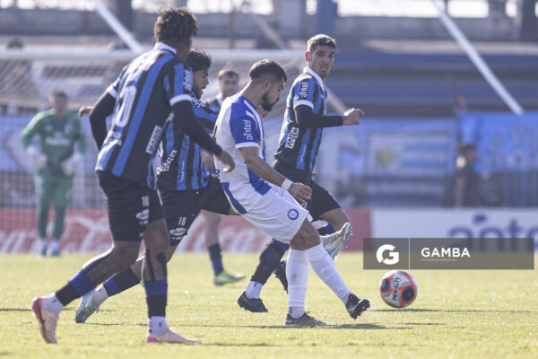 Lucas Correa, de Cerro Largo. Torneo Intermedio. Estadio Belvedere.