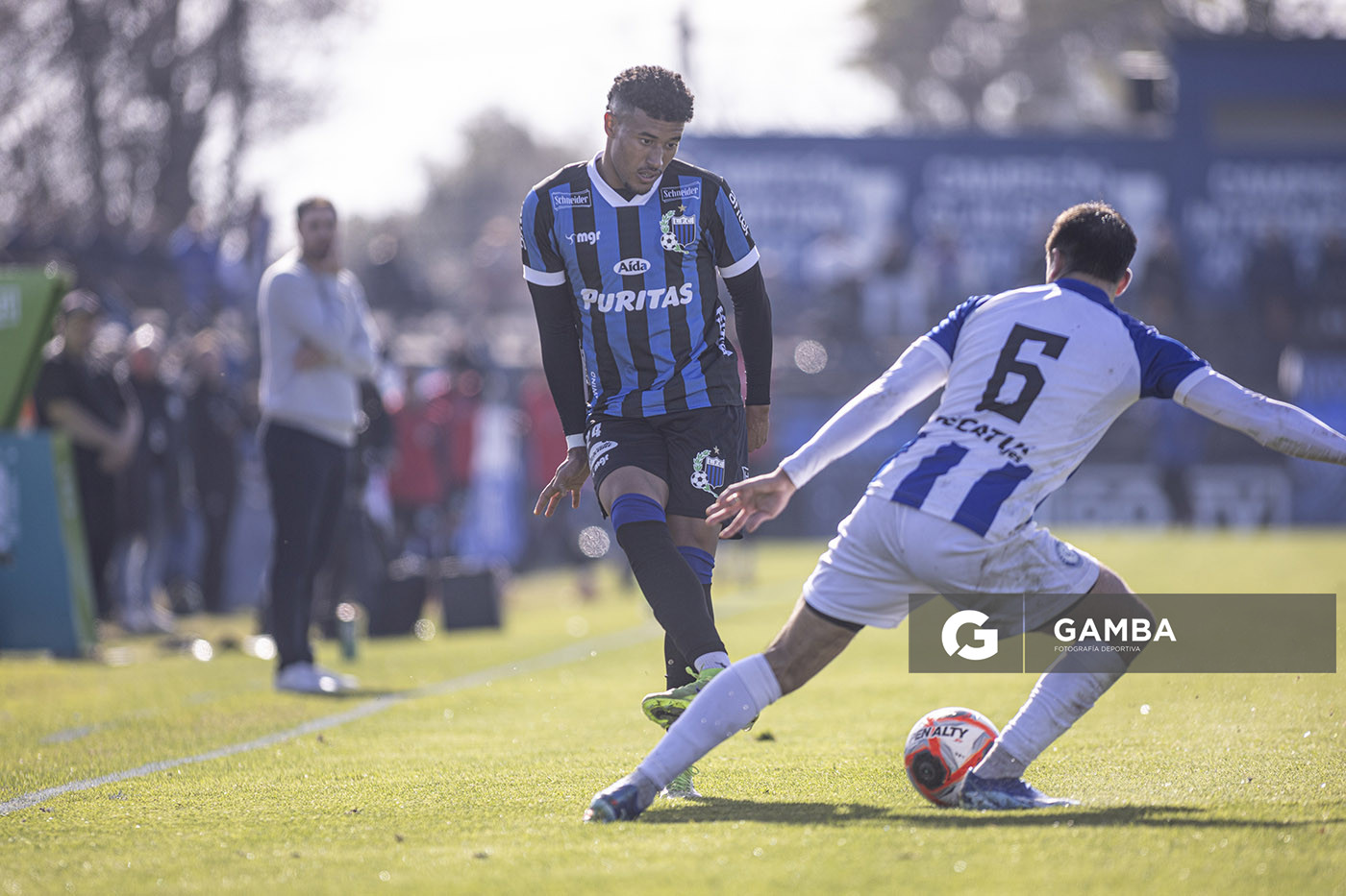 Kevin Amaro, de Liverpool. Torneo Intermedio. Estadio Belvedere.