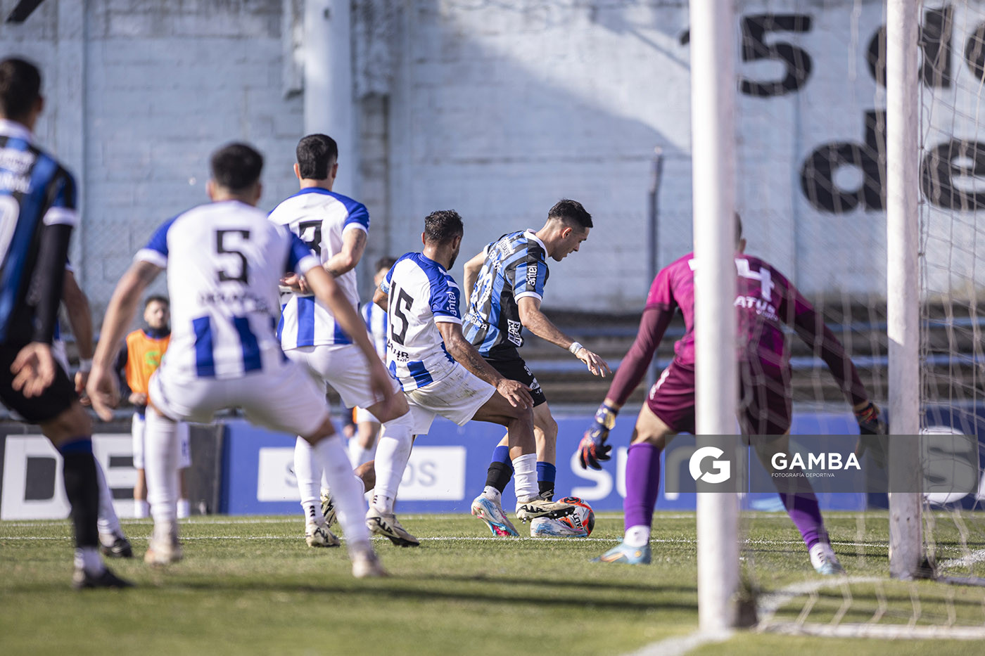 Francisco Bregante, de Liverpool. Torneo Intermedio. Estadio Belvedere.