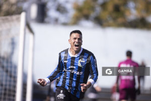 Hugo Quintana, de Liverpool. Torneo Intermedio. Estadio Belvedere.